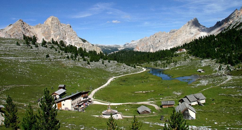 Dolomites Apartments Ciasa Vally Сан-Кассіано Екстер'єр фото